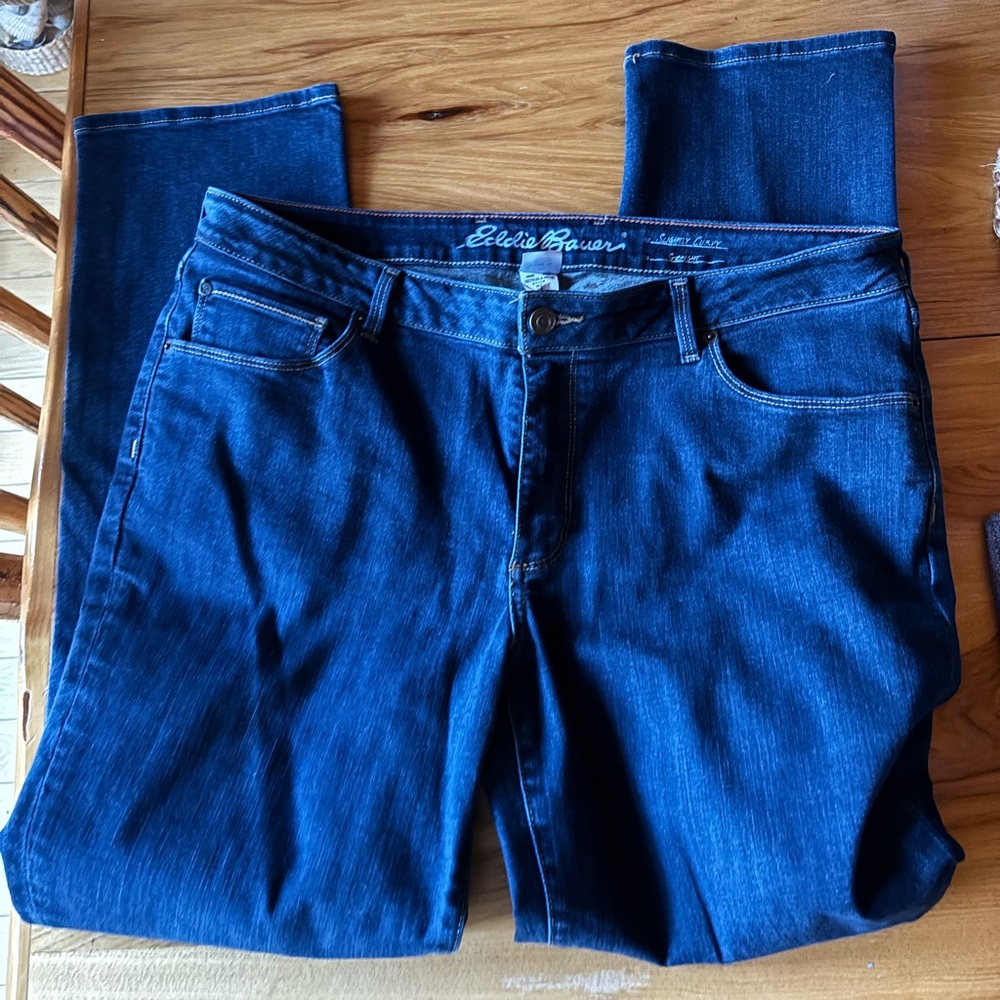 eddie bauer stright leg jeans slightly curvy